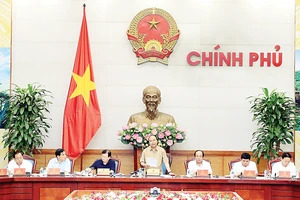 Thủ tướng Nguyễn Xuân Phúc phát biểu tại buổi làm việc với 13 tỉnh, thành ĐBSCL, ngày 9-5. Ảnh: TTXVN