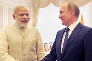 Thủ tướng Ấn Độ Narendra Modi (trái) và Tổng thống Nga Vladimir Putin. Nguồn: NDTV.COM