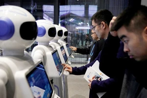 Các nghiên cứu sinh Trung Quốc thuộc lĩnh vực công nghiệp robot sẽ bị Mỹ rút ngắn thời hạn visa. Ảnh: Reuters.