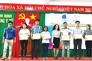 Quỹ Hỗ trợ giáo dục Lê Mộng Đào tiếp tục đồng hành cùng các SV-HS tại 5 tỉnh thành