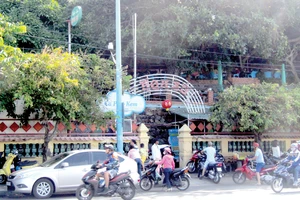 Các quán cà phê trong KDT Bạch Dinh