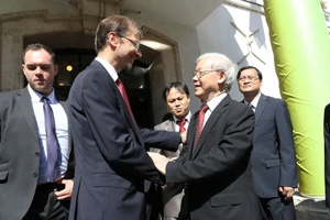 Thị trưởng Verseghi - Nagy Miklós đón Tổng Bí thư Nguyễn Phú Trọng