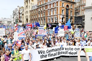Người dân Anh biểu tình phản đối Brexit tại London