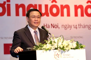 Phó Thủ tướng Vương Đình Huệ phát biểu tại diễn đàn. Ảnh VGP/Thành Chung