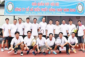 Giải thi đấu quần vợt diễn ra trong không khí vui tươi, phấn khởi của các vận động viên