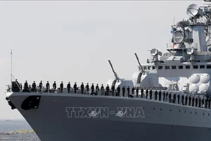 Tàu chống ngầm cỡ lớn Severomorsk của Nga tham gia cuộc tập trận chống cướp biển với Nhật Bản. Ảnh: TTXVN