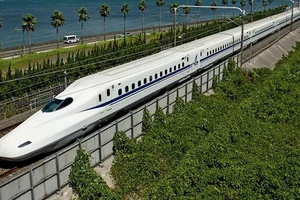 Đường sắt tốc độ cao Hà Nội - TPHCM chỉ mất hơn 5 giờ