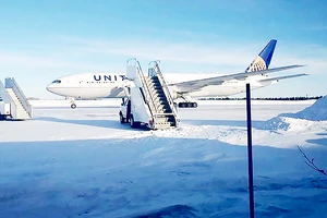 Máy bay đóng băng, không thể cất cánh