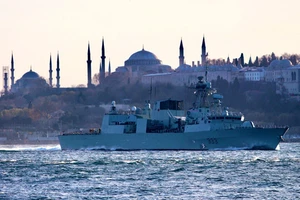 Nga hộ tống nhóm tàu NATO ở biển Đen
