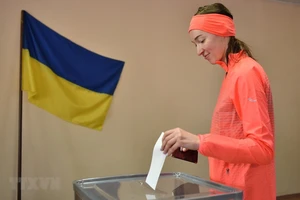 Cử tri bỏ phiếu trong cuộc bầu cử Tổng thống vòng hai