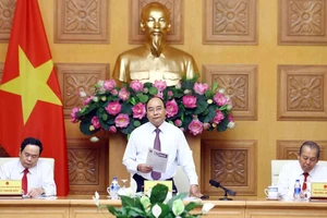 Thủ tướng Nguyễn Xuân Phúc phát biểu tại Hội nghị liên tịch thường niên giữa Chính phủ và Ủy ban Trung ương Mặt trận Tổ quốc Việt Nam. Ảnh: TTXVN