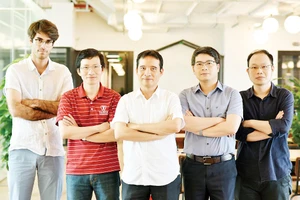 Đội ngũ các chuyên gia của VinAI Research có 3 người đến từ thung lũng Silicon, 3 người từng được giải Toán quốc tế
