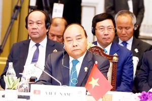 Thủ tướng Nguyễn Xuân Phúc dự Phiên toàn thể Hội nghị cấp cao ASEAN lần thứ 34. Ảnh: TTXVN