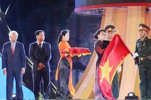 Tỉnh Phú Yên đón nhận Huân chương Độc lập Hạng Nhất.