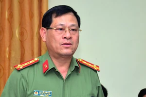 Giám đốc Công an tỉnh Nghệ An Nguyễn Hữu Cầu được thăng quân hàm từ Đại tá lên Thiếu tướng.