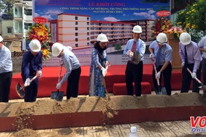 Nghi thức khởi công công trình nâng cấp mở rộng Trường phổ thông đặc biệt Nguyễn Đình Chiểu. Ảnh: VOH