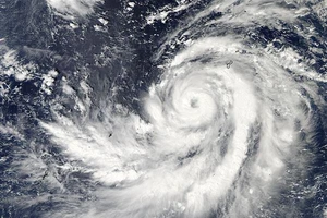 Mưa bão hoành hành Đông Bắc Á