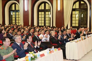 Các đồng chí lãnh đạo Đảng và Nhà nước dự lễ khai giảng. Ảnh: TTXVN