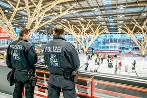 Cảnh sát Đức kiểm soát an ninh tại sân bay