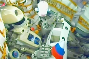 Nga đưa robot giống người lên vũ trụ