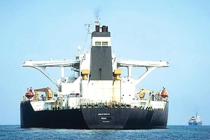 Ngoại trưởng Mỹ khẳng định tàu chở dầu Adrian Darya 1 của Iran đã đi về hướng Syria. Ảnh: AP