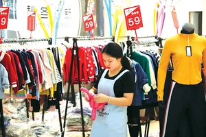 Chi tiêu của người tiêu dùng Trung Quốc tháng 10 thấp hơn tháng trước đó 0,6% 