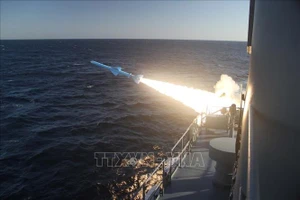 Iran sản xuất tên lửa hành trình phóng từ tàu ngầm