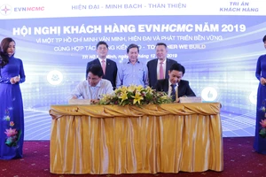 Lễ ký kết giữa Tổng Công ty Điện lực TPHCM với Saigon co.op