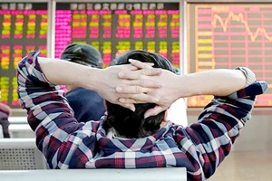 Thị trường chứng khoán Trung Quốc sụt giảm mạnh sau kỳ nghỉ Tết Nguyên đán