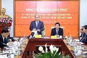 Thủ tướng Nguyễn Xuân Phúc phát biểu tại buổi làm việc với Đài Tiếng nói Việt Nam. Ảnh: TTXVN
