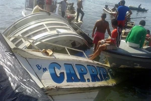 Hiện trường vụ đắm tàu ở Brazil