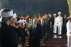 Phó Thủ tướng Thường trực Trương Hòa Bình chia buồn cùng gia quyến đồng chí Trần Quốc Hương