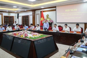 Toàn cảnh buổi làm việc của Bộ trưởng GD-ĐT Phùng Xuân Nhạ với Ban chỉ đạo thi tốt nghiệp THPT năm 2020 tỉnh Hà Nam. Ảnh: Quỳnh Trang/Báo Nhân dân