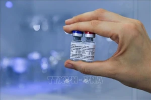 Mỹ đặt mua 100 triệu liều vaccine của Moderna
