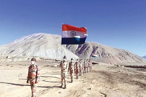 Ấn Độ tuyên bố triển khai quân dọc biên giới với Trung Quốc