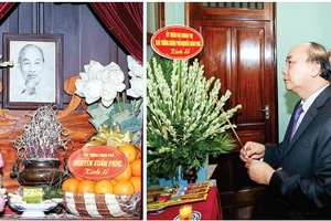 Thủ tướng Nguyễn Xuân Phúc dâng hương tưởng niệm Bác Hồ ở Nhà 67, Khu Di tích Chủ tịch Hồ Chí Minh tại Phủ Chủ tịch. Ảnh: TTXVN