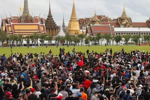 Hàng chục ngàn sinh viên Thái Lan lại biểu tình