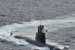 Hàn Quốc phát triển tàu ngầm vận hành bằng pin 
