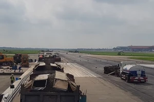Đường băng tại sân bay Nội Bài. Ảnh: VGP/Đình Quang