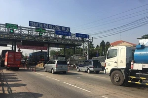 TPHCM kiểm tra tải trọng xe trên quốc lộ 1