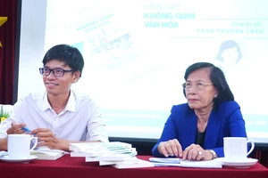Bà Phạm Phương Thảo tại buổi ra mắt sách Cùng kiến tạo không gian văn hóa