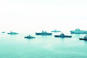 Tàu chiến các nước tham gia tập trận ARC21