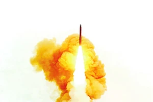 Mỹ thử nghiệm tên lửa đạn đạo xuyên lục địa Minuteman III có khả năng trang bị đầu đạn hạt nhân