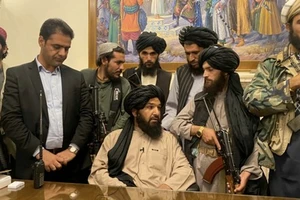 Lực lượng Taliban có mặt tại dinh thự Tổng thống Afghanistan ở Kabul