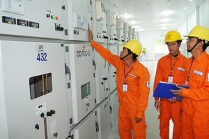 Bảo đảm vững chắc cung ứng điện cho sản xuất - kinh doanh