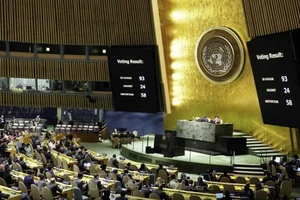 Toàn cảnh phiên bỏ phiếu của Đại hội đồng LHQ đình chỉ tư cách thành viên của Liên bang Nga trong Hội đồng nhân quyền LHQ ở Geneva, Thụy Sĩ, ngày 7-4-2022. Ảnh: AFP/TTXVN