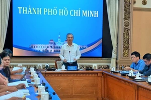 Phó Chủ tịch UBND TPHCM Ngô Minh Châu phát biểu tại đầu cầu TPHCM