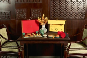 “Bí mật” hút khách của bánh trung thu thủ công Vinpearl Luxury Landmark 81