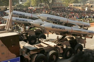 Tên lửa BrahMos của Ấn Độ. Ảnh: REUTERS