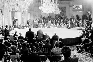 Lễ ký Hiệp định Paris về chấm dứt chiến tranh, lập lại hòa bình ở Việt Nam, ngày 27-1-1973, tại Trung tâm Hội nghị quốc tế ở Paris (Pháp). Ảnh: Văn Lượng/TTXVN